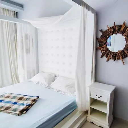 Kristina With Private Patio 度假居 *