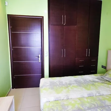 Dom wakacyjny Kristina With Private Patio Hanioti