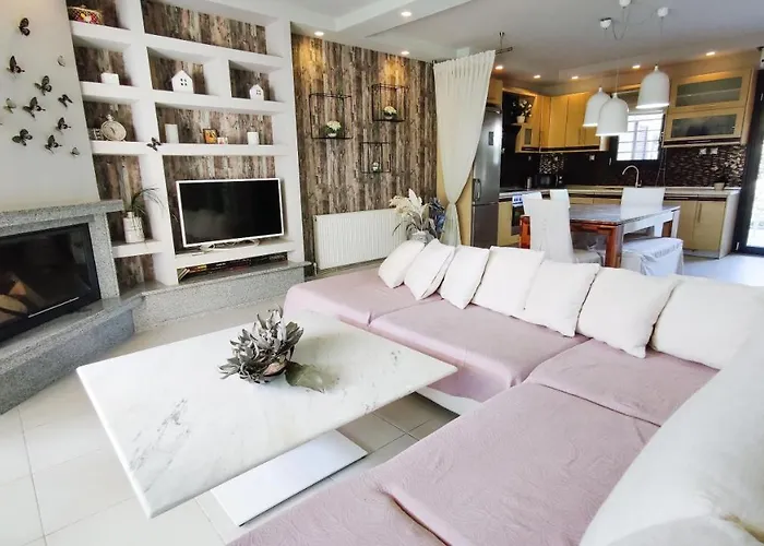 펜션 Kristina With Private Patio *