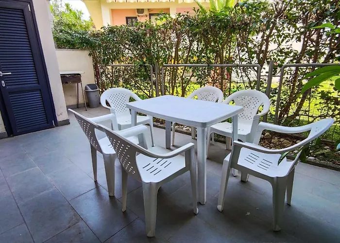 펜션 Kristina With Private Patio *