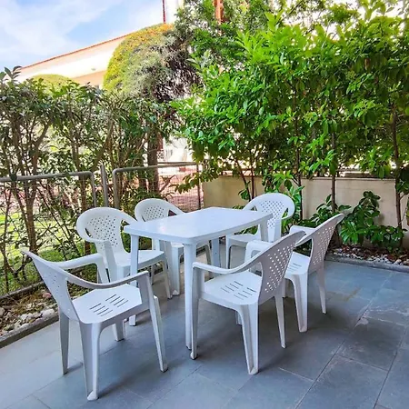 Kristina With Private Patio Hanioti