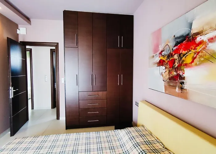 Kristina With Private Patio Tatil Evi *